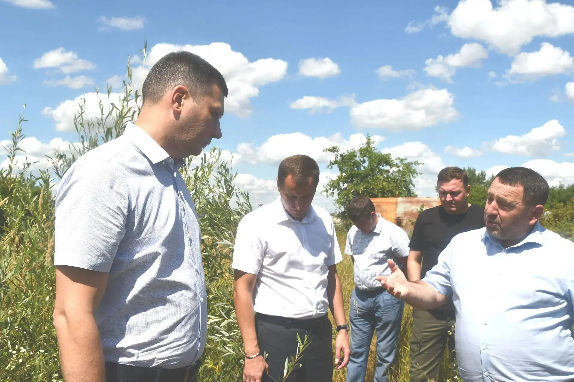 Проверил состояние водозабора на хуторе Свободном. Поручил главе Северского сельского поселения Олег