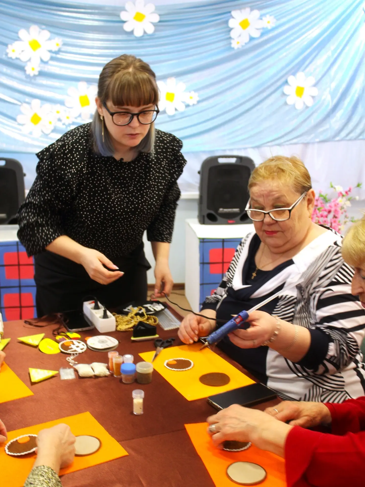 ✨ Секреты мастерства: оживляя традиции в доме культуры «Вилюйские Огни»! ✨

В нашем Доме культуры пр
