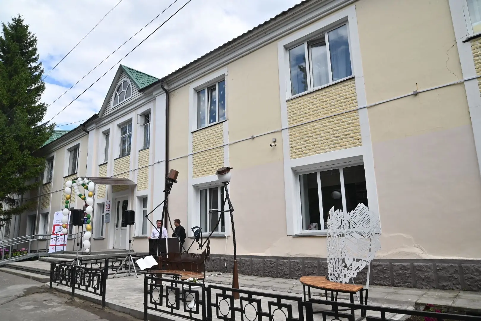 В Краснозерском районе области открылась модельная библиотека нового формата