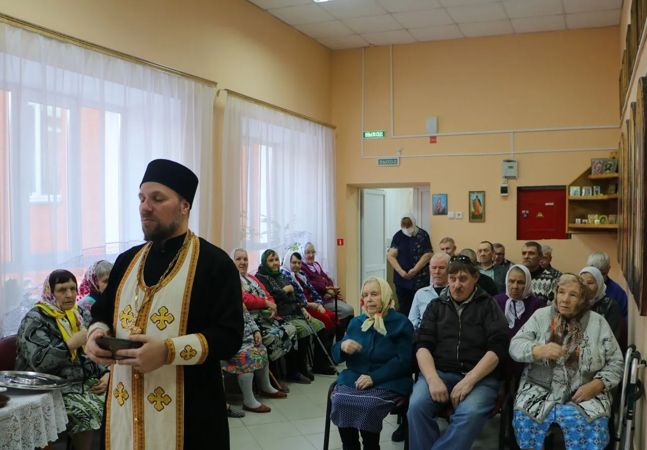 В Яранском доме-интернате прошел великий Чин освящения воды. Крещение Господне, или Бог...