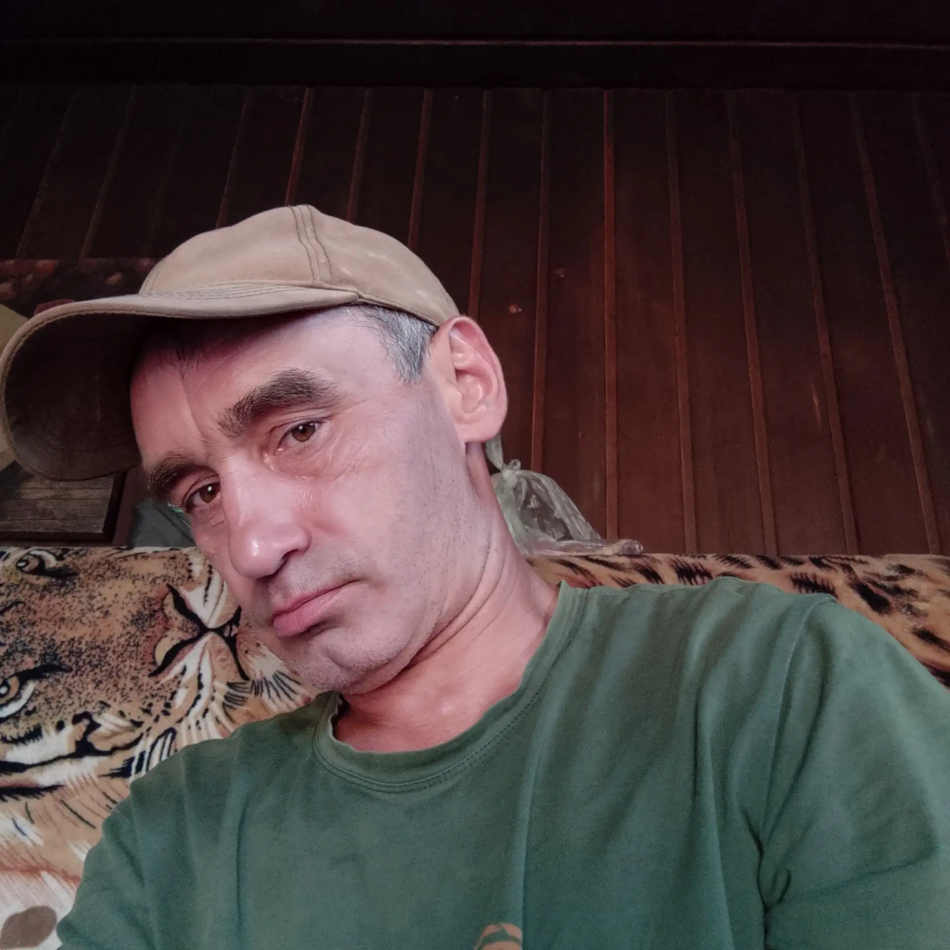 Познакомлюсь с девушкой ,Хотел бы найти хорошего человека друга для различного общения ...