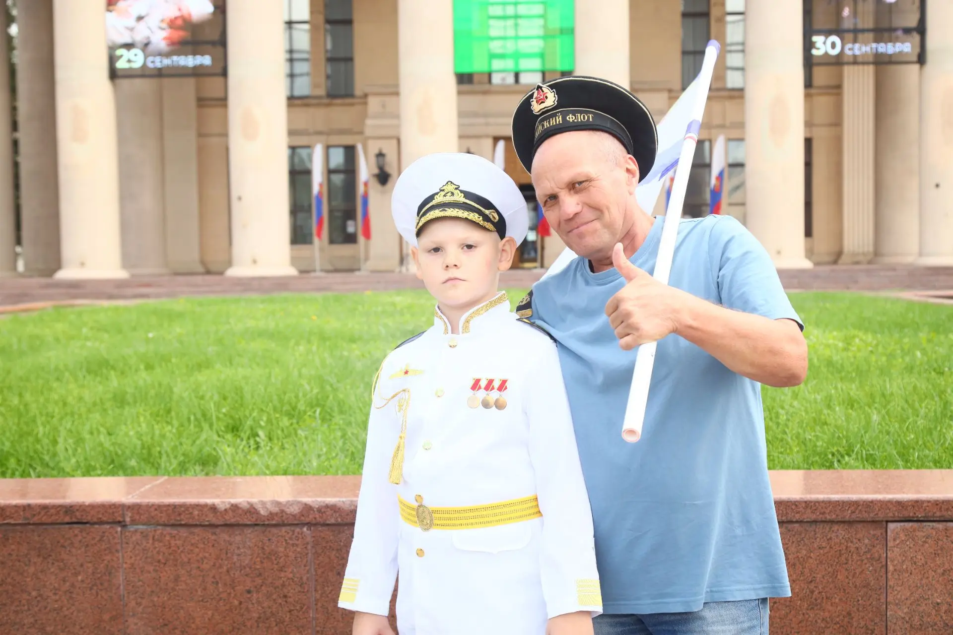 Дорогие ветераны и военнослужащие ВМФ!

Служба на флоте — это братство, которое не измеряется годами