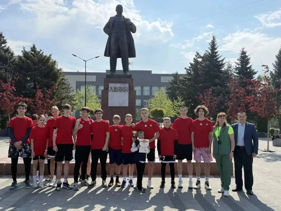 📌В Аксае состоялась легкоатлетическая эстафета среди школьников, посвящённая 81-й годовщине Победы в
