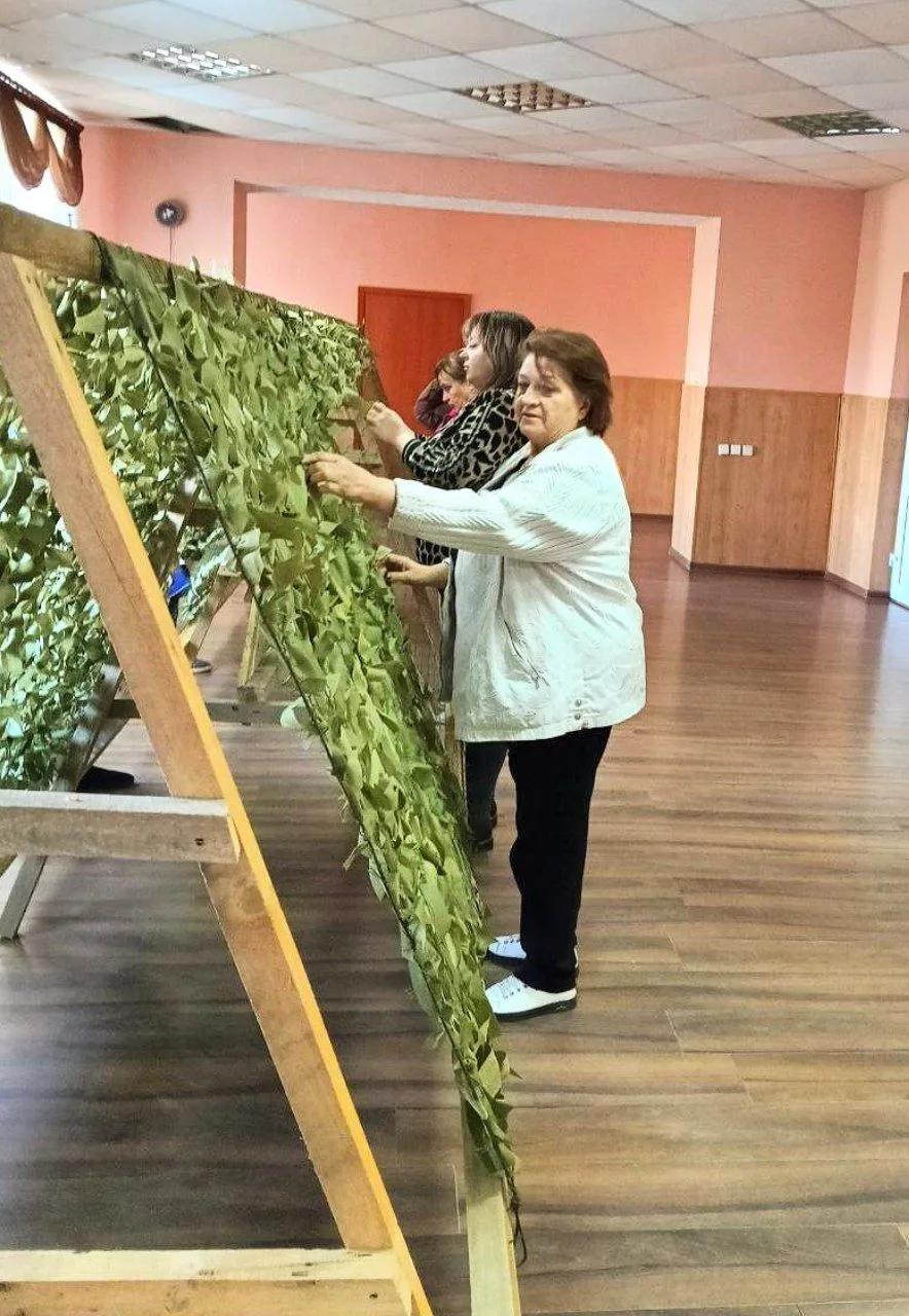 Женщины села Бобриково проявили инициативу и взяли на себя важную миссию помощи бойцам ...