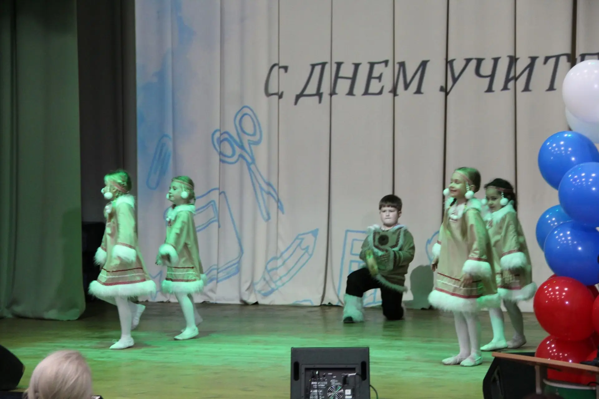 Праздник творчества и благодарности: как мы поздравляли учителей! 🍂👩‍🏫