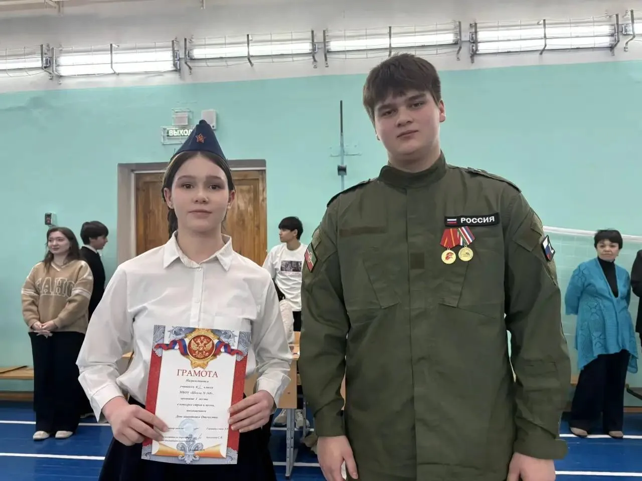 Смотр строя и песни 6–7 классов 🎖️  📌Учащиеся 6-х и 7-х классов приняли участие в традиционном смотр