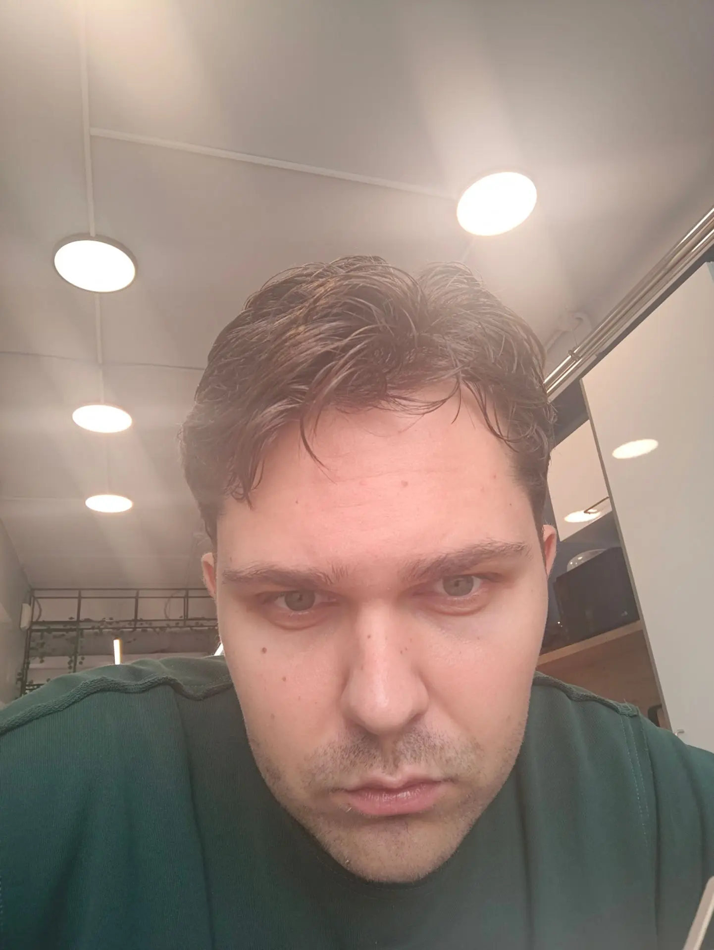 Опустил голову во фритюр, а затем пошел дождь 🙂