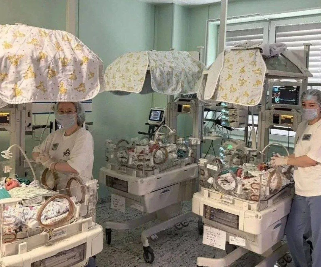 👶Три богатыря родились в Ленинградском перинатальном центре — это пятая тройня за всю его историю. 