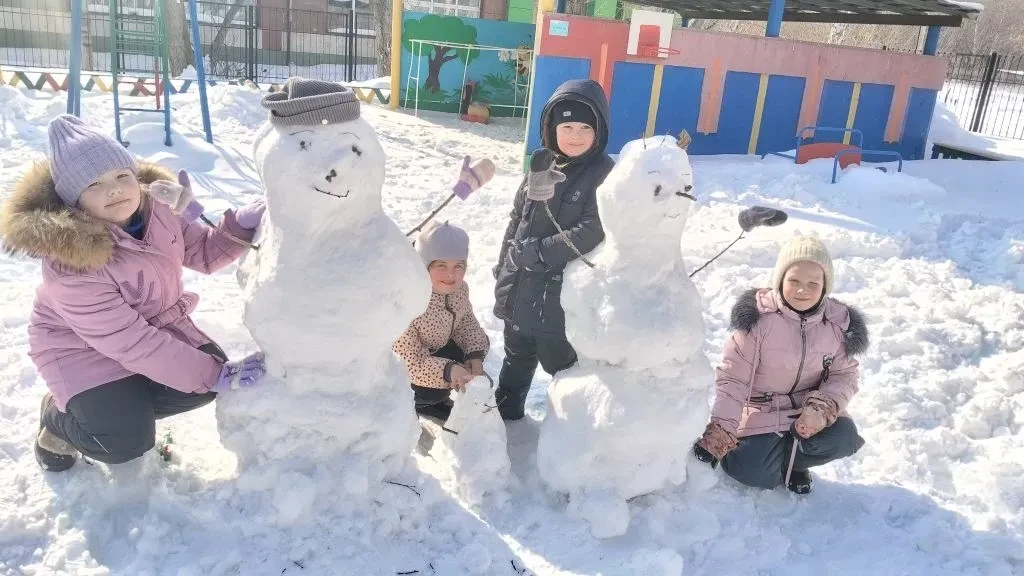 ❄❄❄Снежные чудеса и командная работа: наша прогулка в подготовительной группе!