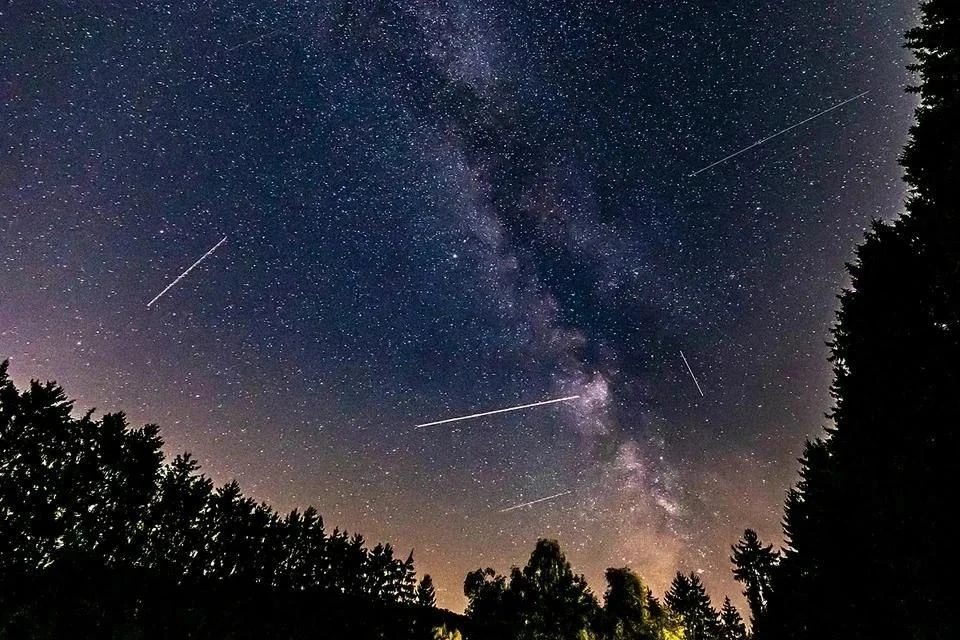 🤩 Готовьтесь загадывать желания! Два ярких звездопада нас ждут в октябре