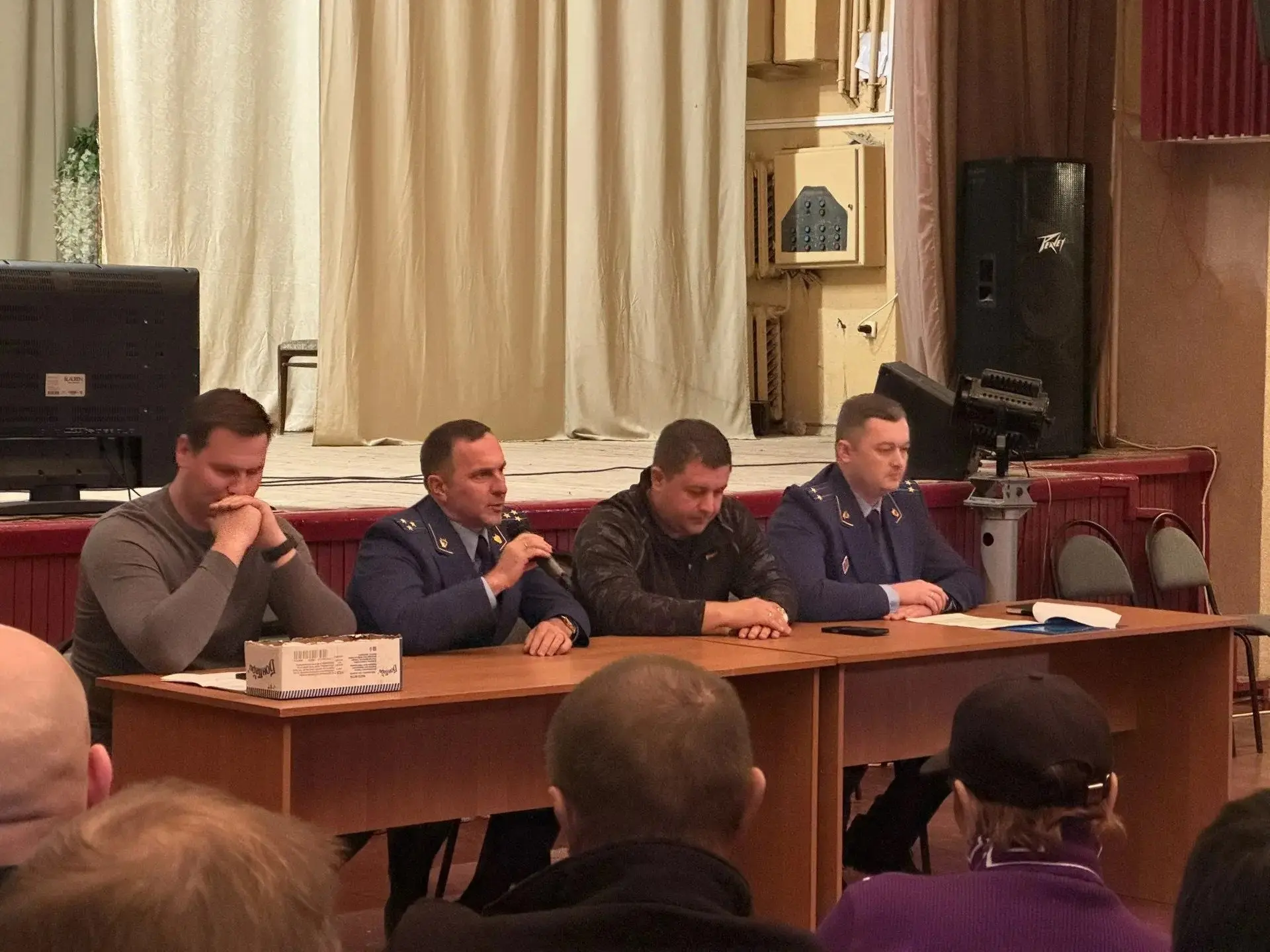 Заместитель прокурора Ярославской области Андрей Смирнов встретился с жителями села Куб...