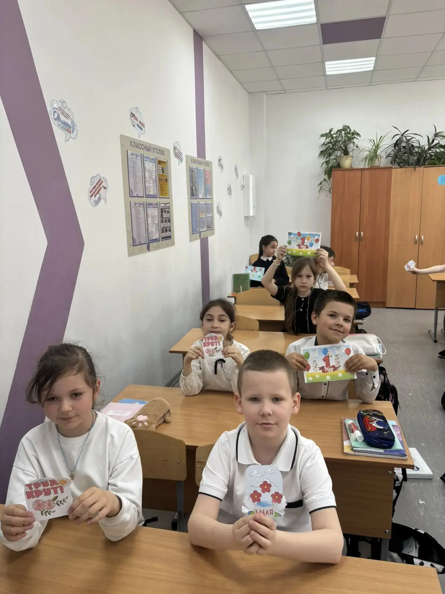 В преддверии праздника весны и труда для «Орлят России» прошел творческий мастер-класс «Весенняя отк