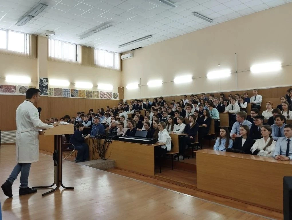 🚨 Лицей №14 участвует в антинаркотической работе  В соответствии с протоколом заседания антинаркотич