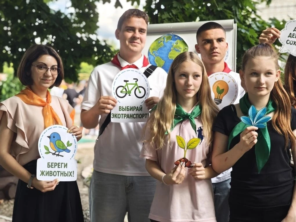🌍День охраны окружающей среды : наш ЭкоСупергерой☘

🌳Сегодня в нашей стране отмечают один из самых