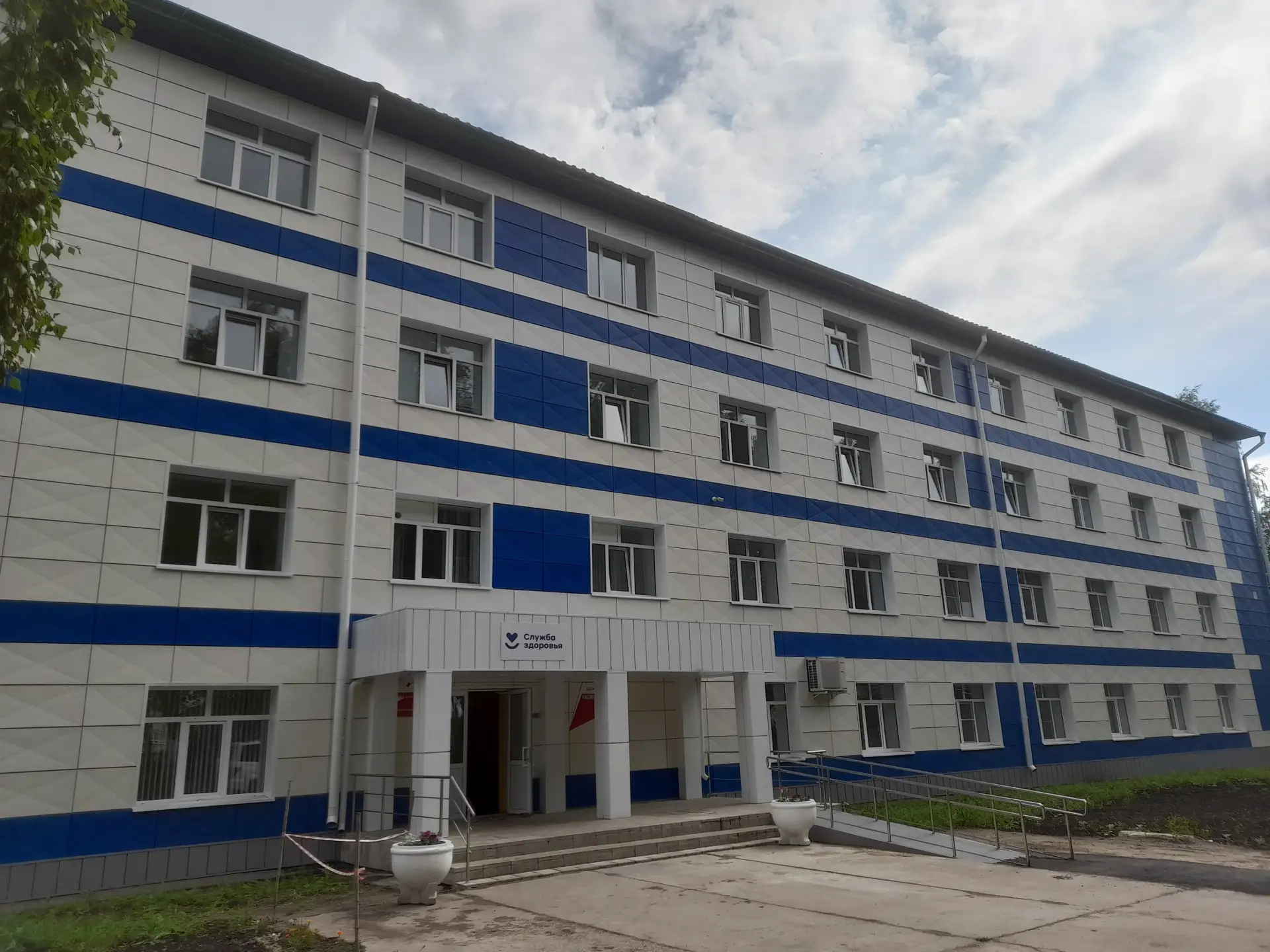 Посещать Атяшевскую районную больницу стало удобнее

Это стало возможно после масштабного капитально