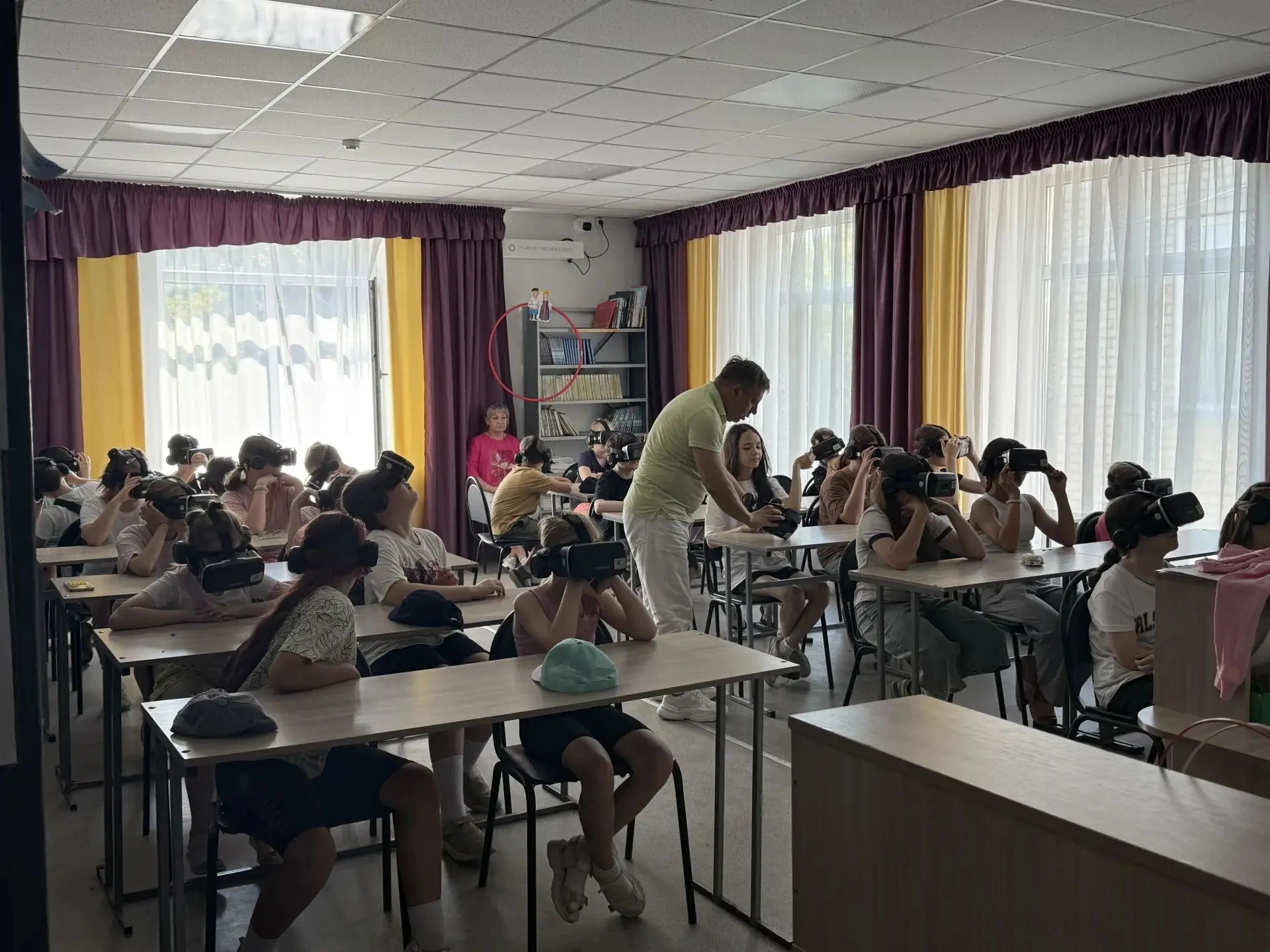 ☀️ Отличный день в школьном лагере! ☀️

Сегодня было столько всего интересного! Мы:

✨ отправились в