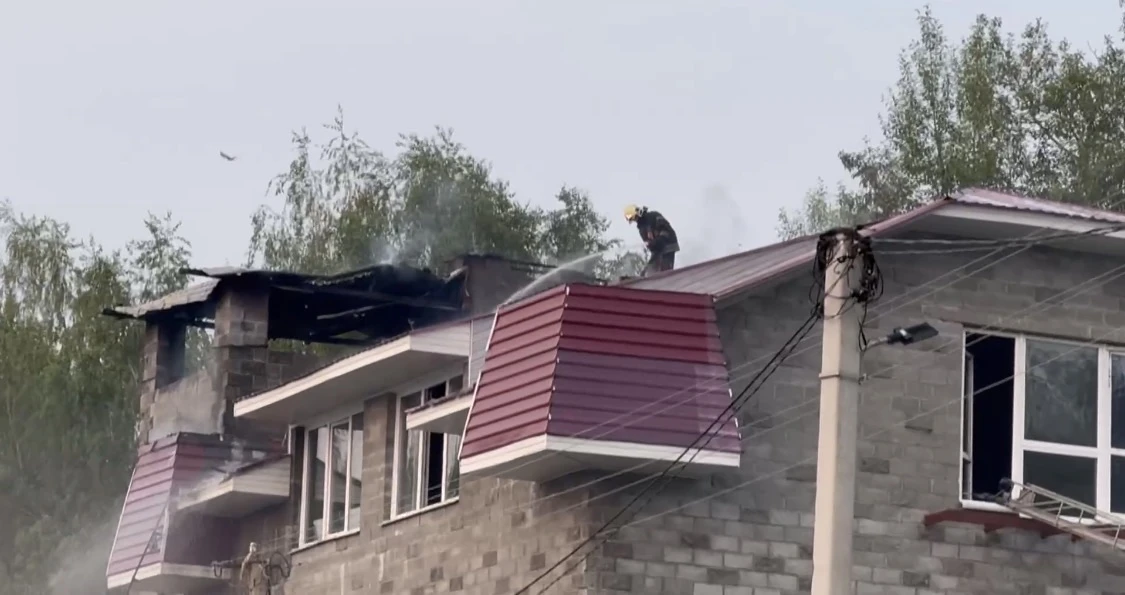 «Пожарные сейчас ликвидируют возгорание в недостроенном здании в Новоборске».

(С) Подписчики