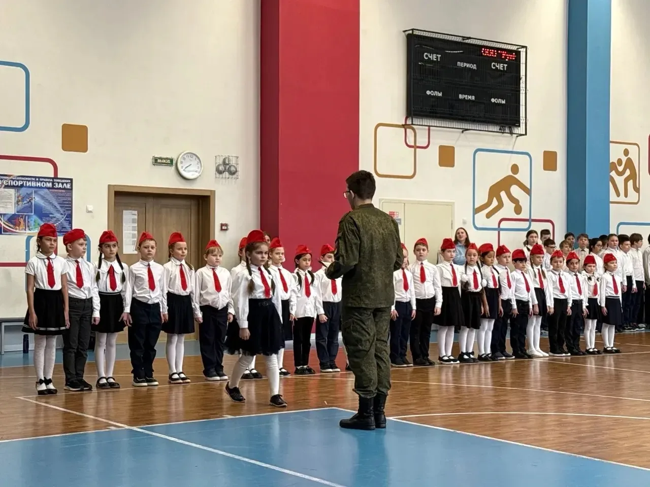 Конкурс «Смотр строя и песни» в Янинском центре образования!    С 24 по 26 февраля по сложившейся тр