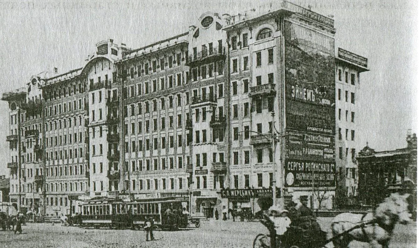 Самый маленький двор-колодец 1904 года высотой в 35 метров