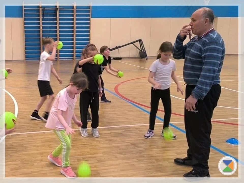 🤾‍♂️ ИГРАЙ В ГАНДБОЛ С НАМИ 🤾‍♂️   В нашей школе работает секция гандбола!  👤 Ведёт секцию тренер с 