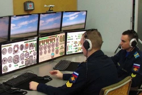 Юноши и девушки, которые готовы связать свою жизнь с военной службой, могут пройти предварительный о