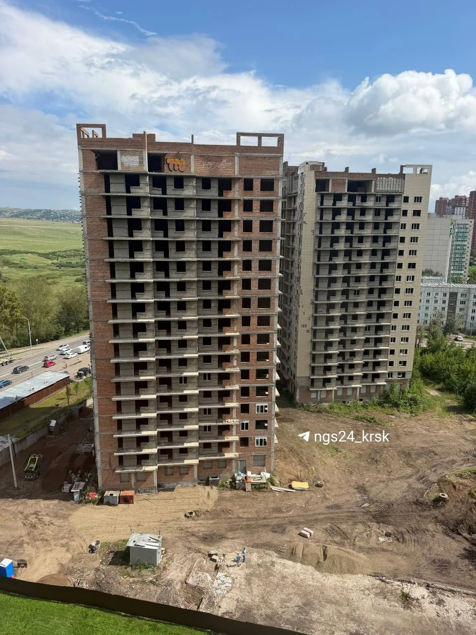 Два долгостроя ЖК «Изумрудная долина» на Мясокомбинате планируют закончить к 2029 году,...