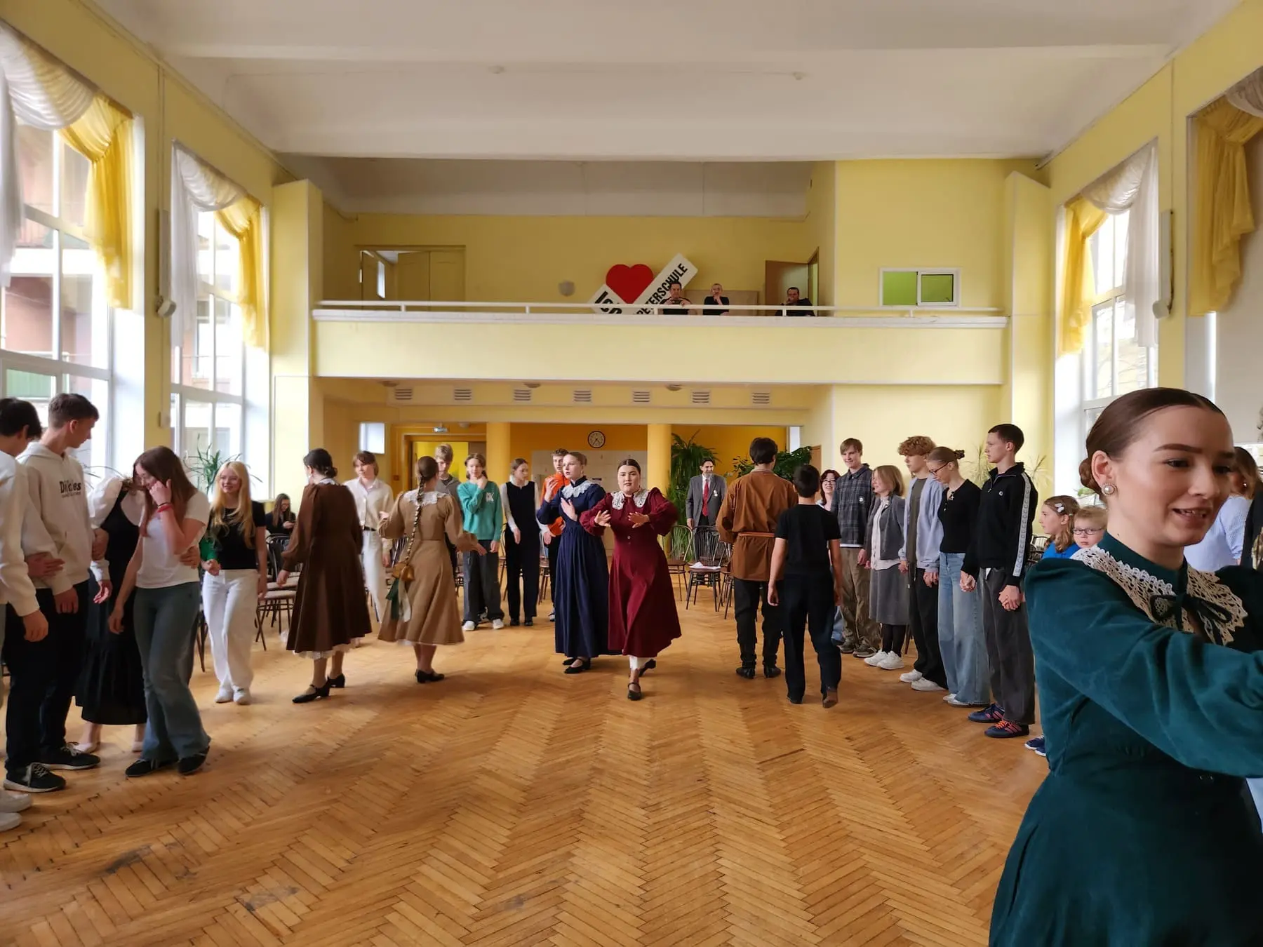 🎵 Ансамбль «Ладъ» принял участие в проекте «Русские дни в Петершуле»  🔹 По приглашению частного обще