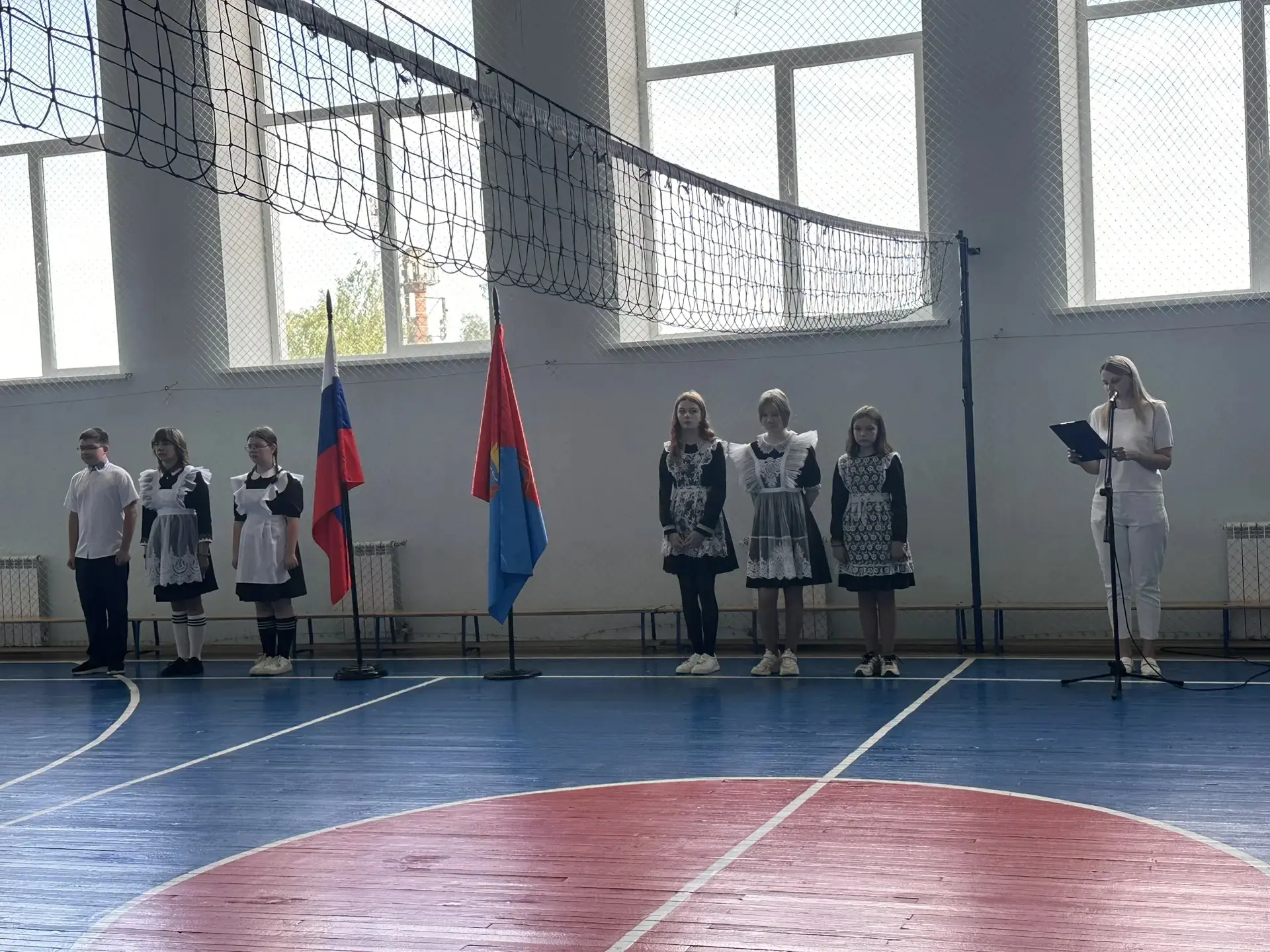 🎉 Совсем немного осталось до окончания учебного года!  Сегодня на торжественной линейке мы чествовал