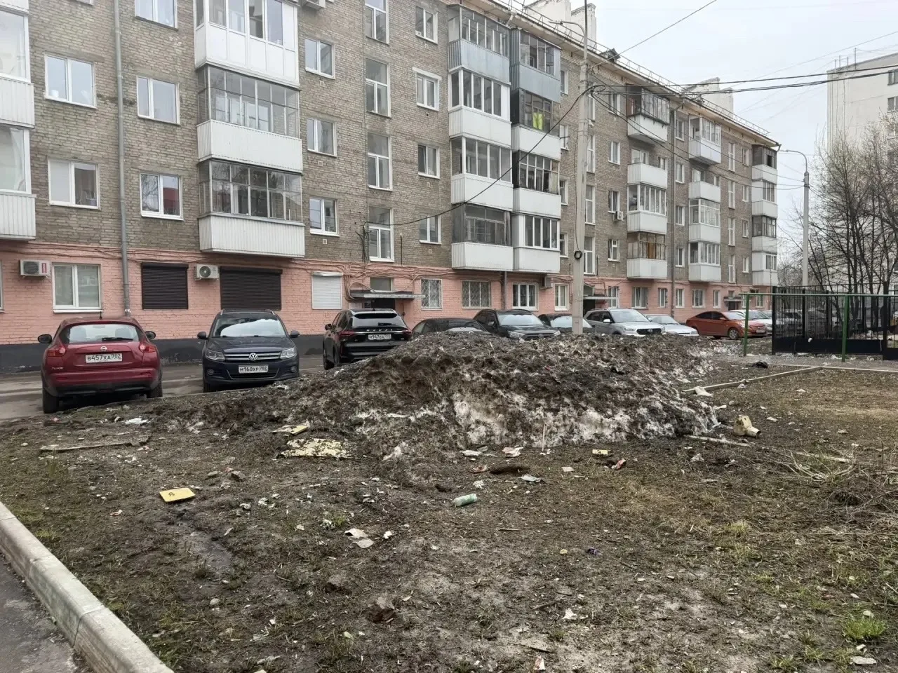 Про тех, кто сегодня принял участие в общегородском субботнике рассказал и показал. Мно...