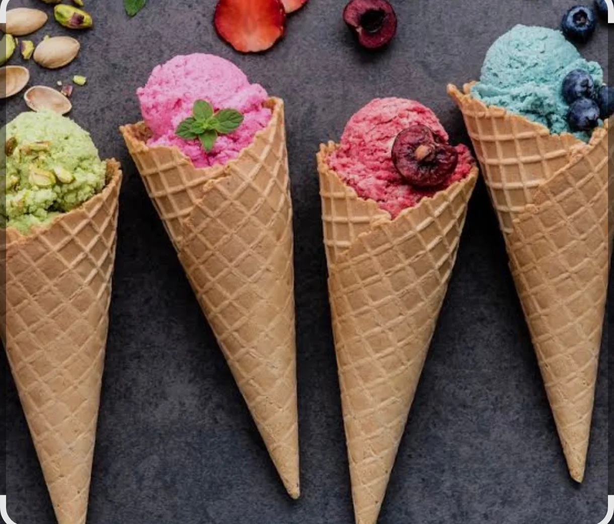 🍦🍨БИТВА ЛЕТНИХ ВКУСОВ🍧
А какое мороженое любите вы? 
В стаканчике или рожок? 
Пломбир или фруктов