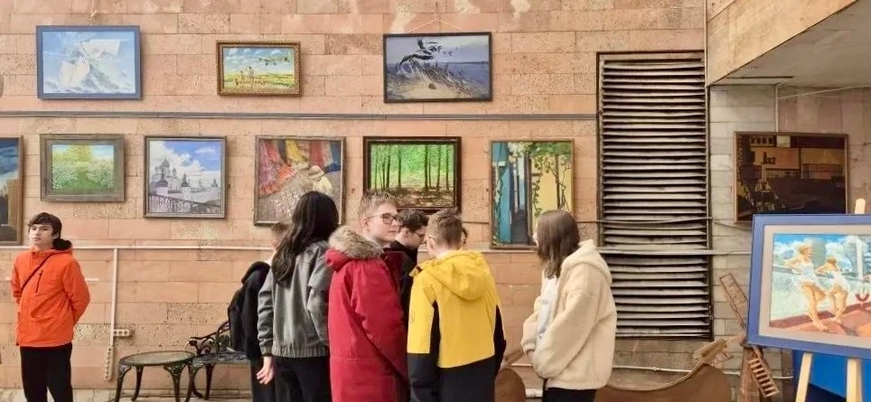 Люберцы | Малаховка | Томилино | Жуковский | Москва🏡  🎨 В ДК «Белая Дача» обновилась выставка «Под г