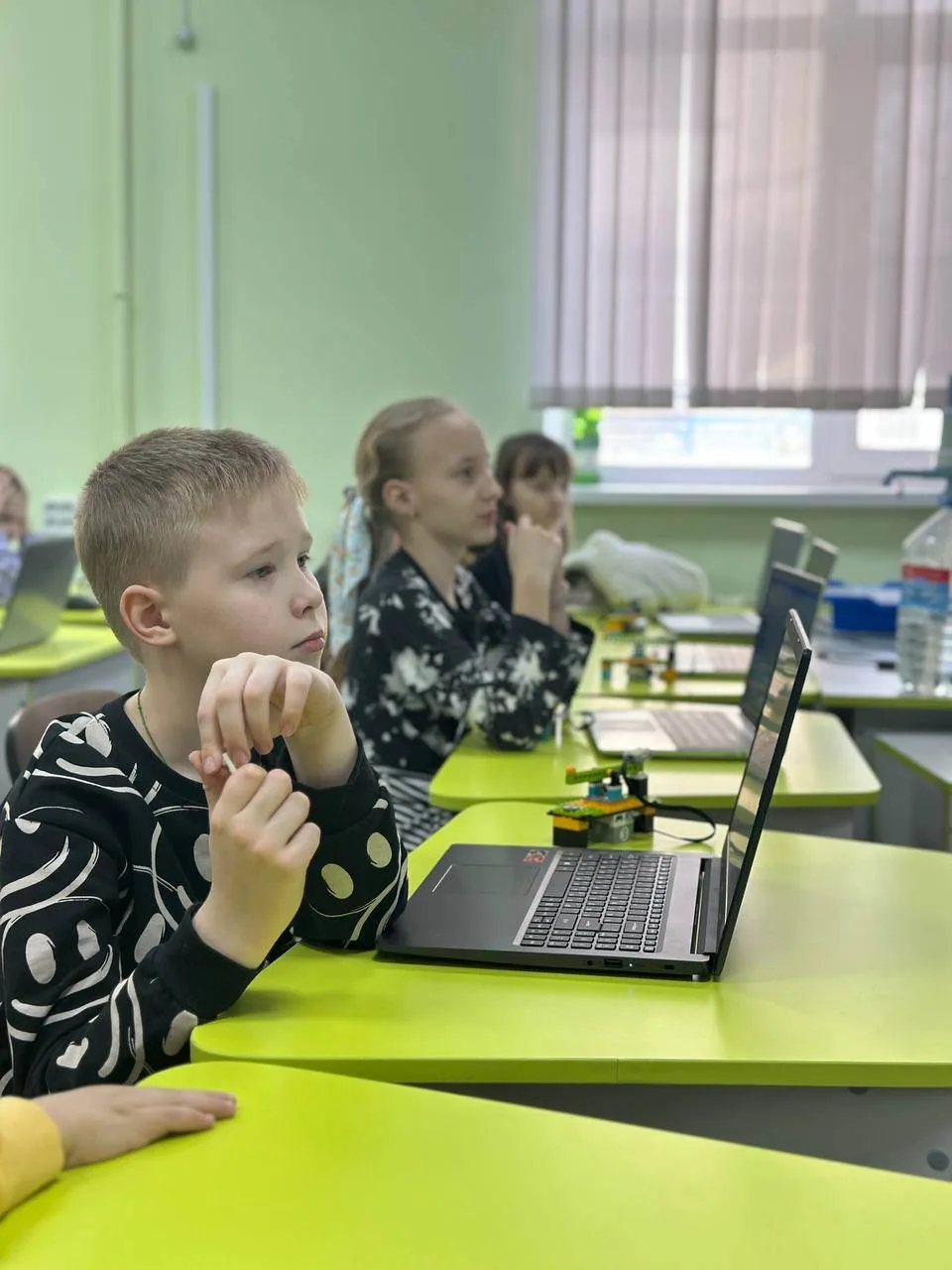 📱 Ребёнок любит гаджеты? Пусть он не только пользуется технологиями, но и создаёт их
