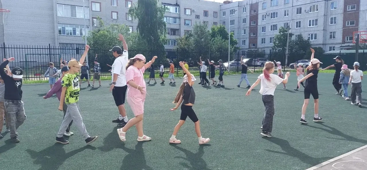 🌞 Сегодня - предпоследний день в нашем летнем пришкольном лагере "Солнышко".
🏃🏃 Утро началось бод
