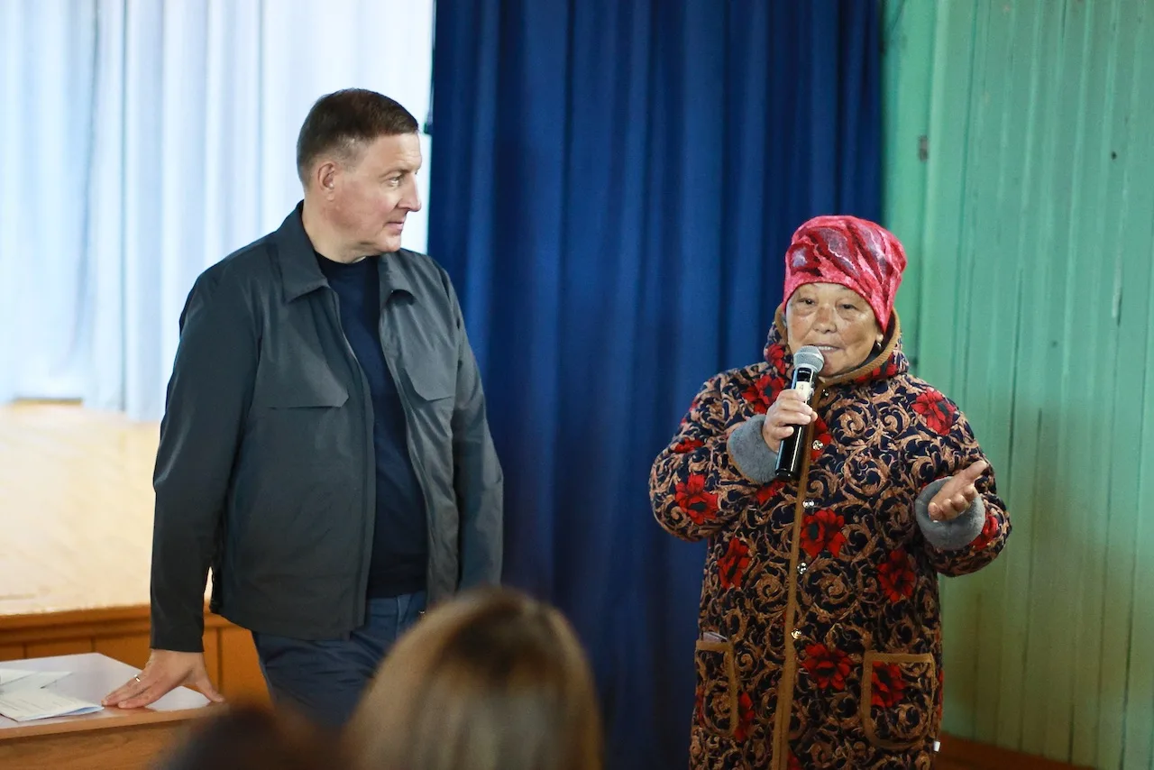 Один из первых вопросов на встрече с жителями Ело - развитие национальных видов спорта.
