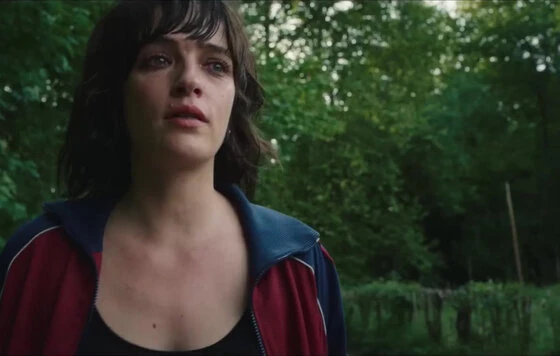 Призрак на поле боя mp4 (2025)  Жанры: #Фильмы  #Триллер  #Исторический  #Драма  Амайя, молодая сотр