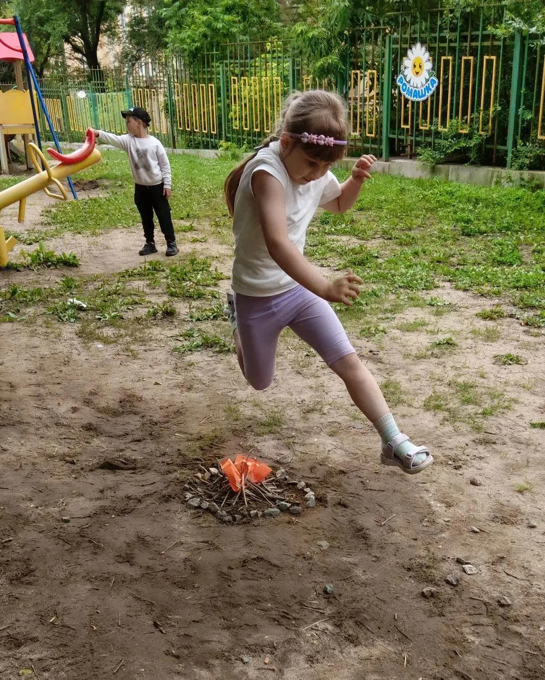 С понедельника 6 июля дети👫 группы «Ромашка» погрузились в мир фольклора, народных традиций и празд