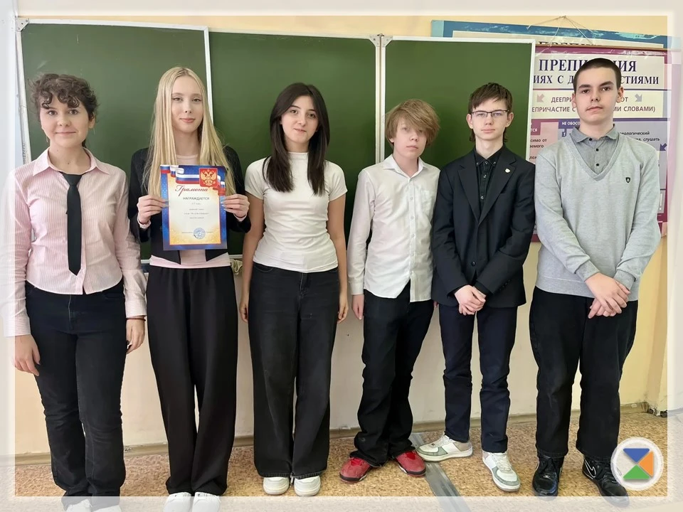 🇬🇧 ЧЕМПИОНЫ АНГЛИЙСКОГО 🇬🇧  В рамках декады иностранных языков в нашей школе среди учеников параллел