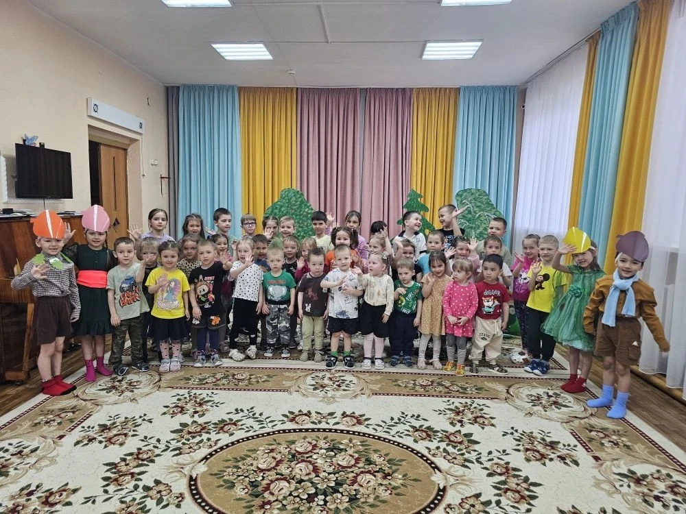 Сегодня в детском саду "Лэйсэн" прошло мероприятие посвящённое "Дню эколят". В гости пр...