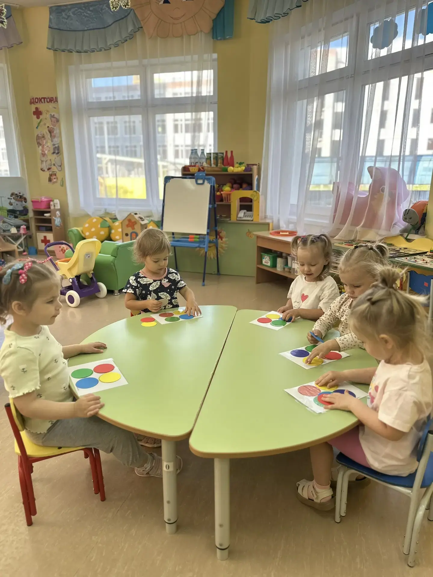 Фестиваль красок «Краски счастья» в группе «Солнышко»