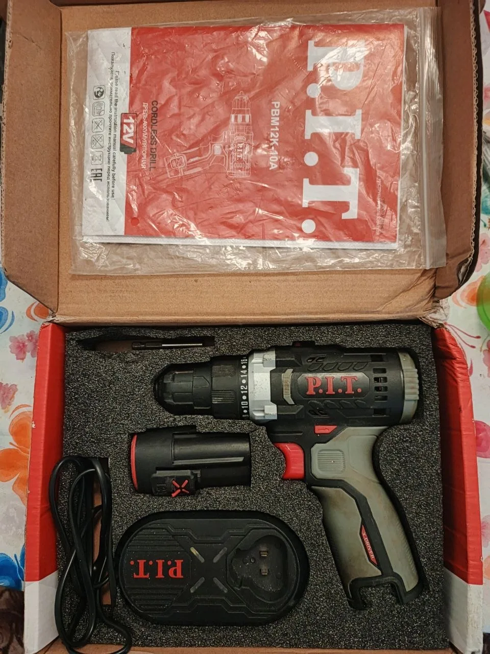 Продам шуруповёрт, чек и документы в наличии . 2500 р.+79789093915