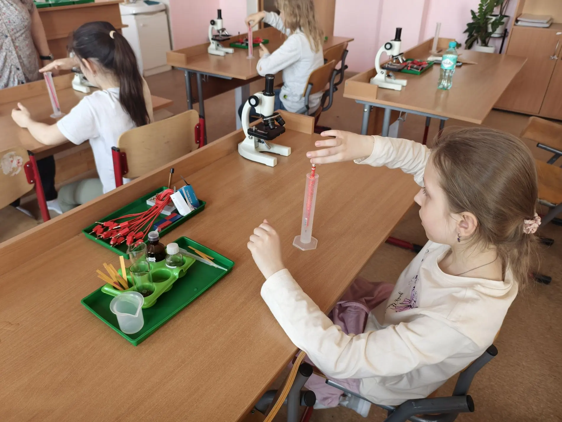 Территория детства ☀️  💛 Продолжается наша каникулярная образовательная программа для учащихся 1-4 к
