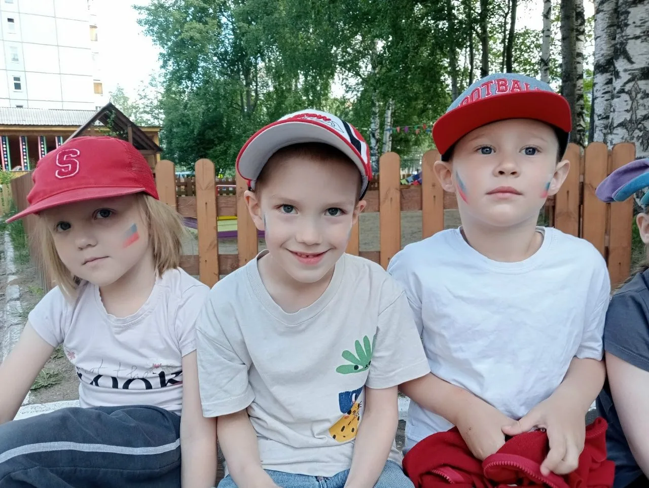 🎨 Аквагрим «Триколор»: патриотизм в красках! 🎨

🇷🇺 Сегодня в нашем детском саду прошло яркое и з
