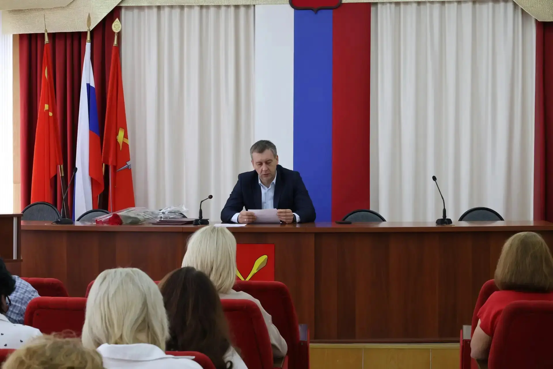 В ходе расширенного оперативного совещания определили основные задачи на текущую неделю.