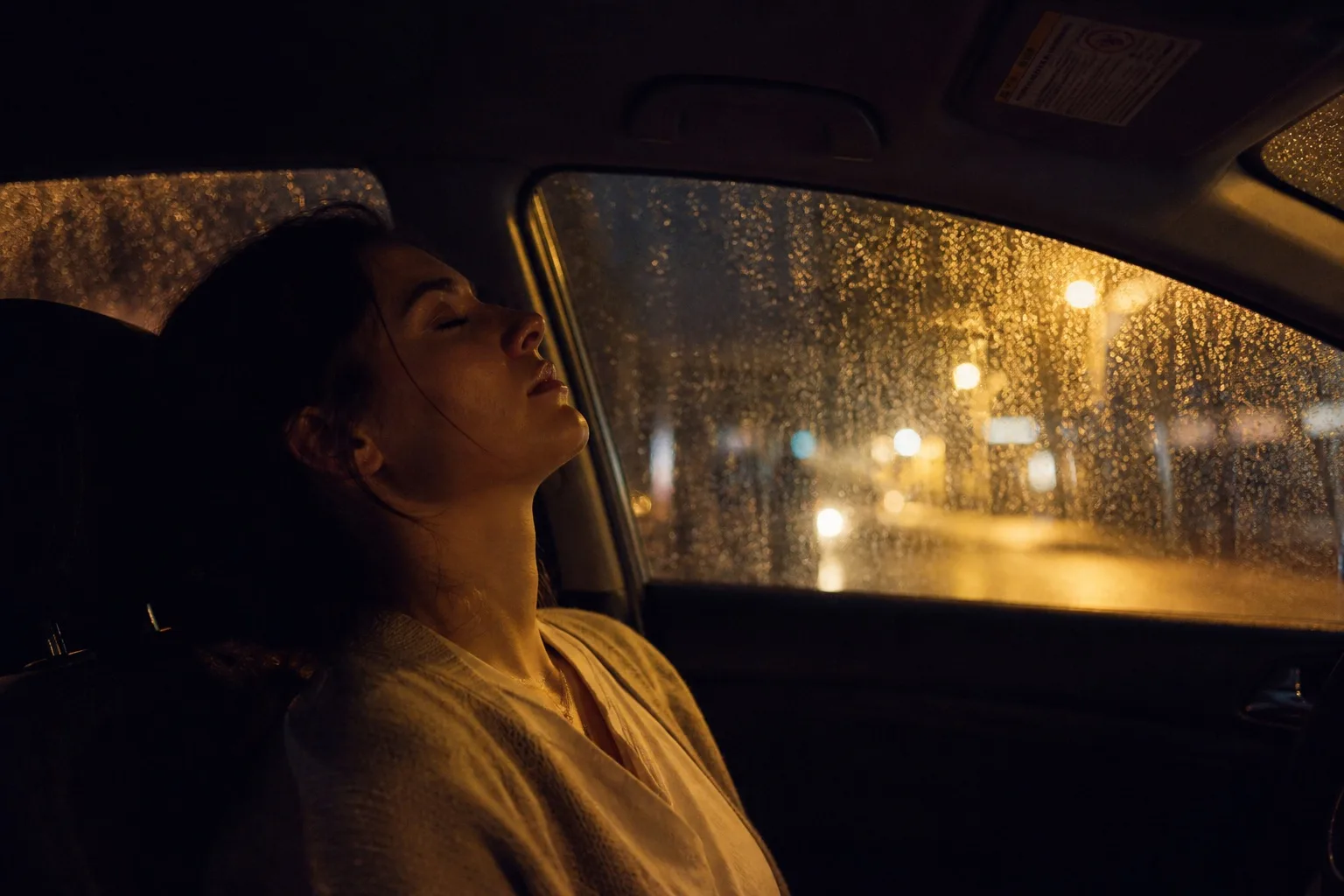 💭 Знаешь, что самое странное в том, чтобы быть удобной?