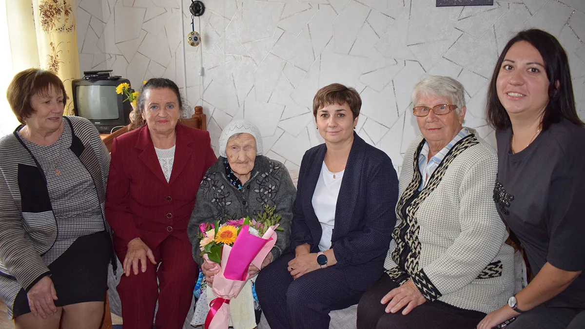 Жительница Спас-Клепиков Валентина Степановна Серова отметила столетие. Многие клепиков...