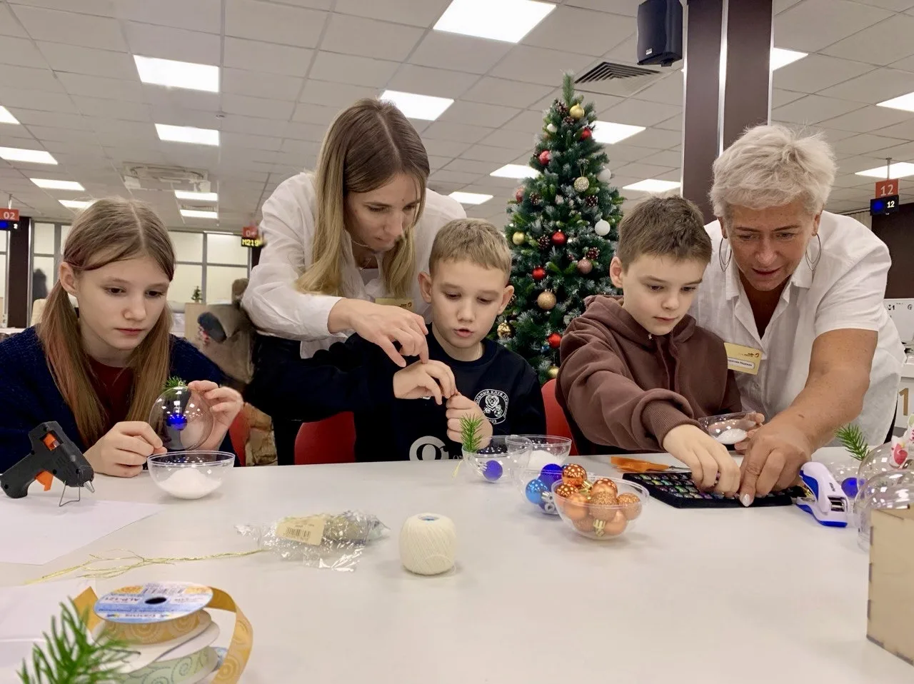 🎄❕ МФЦ Подмосковья приглашают детей принять участие в праздничных мероприятиях  В подмосковных офиса