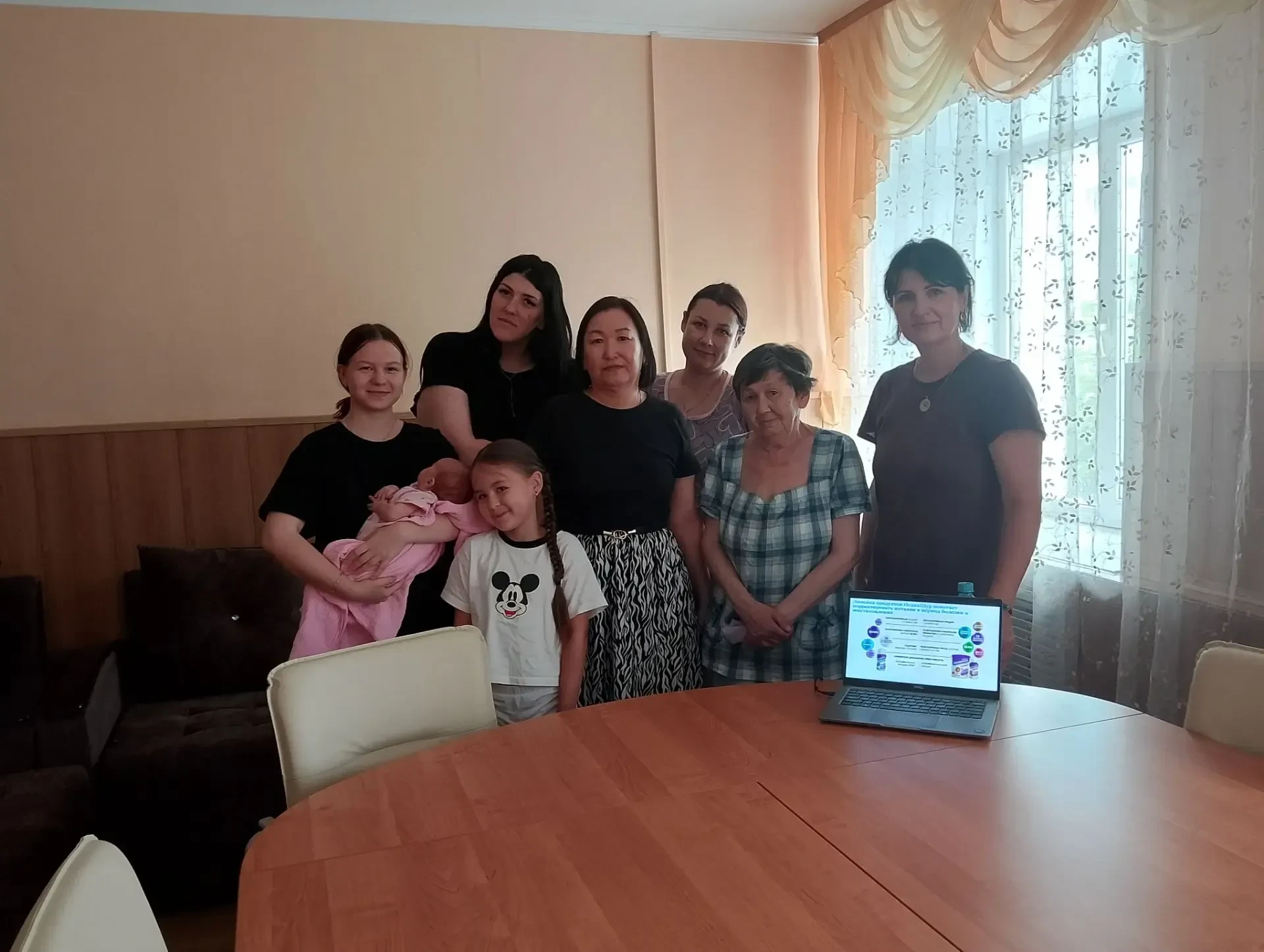 В кризисном центре помощи женщинам состоялась очередная встреча с ведущим медицинским представителем