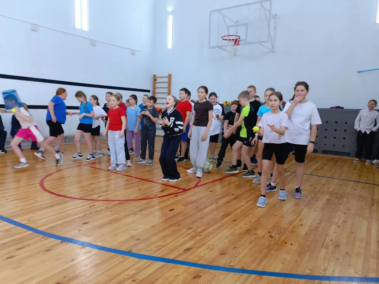 🏃‍♂️ В рамках спортивно-оборонного месячника в нашей школе состоялись «Весёлые старты»...