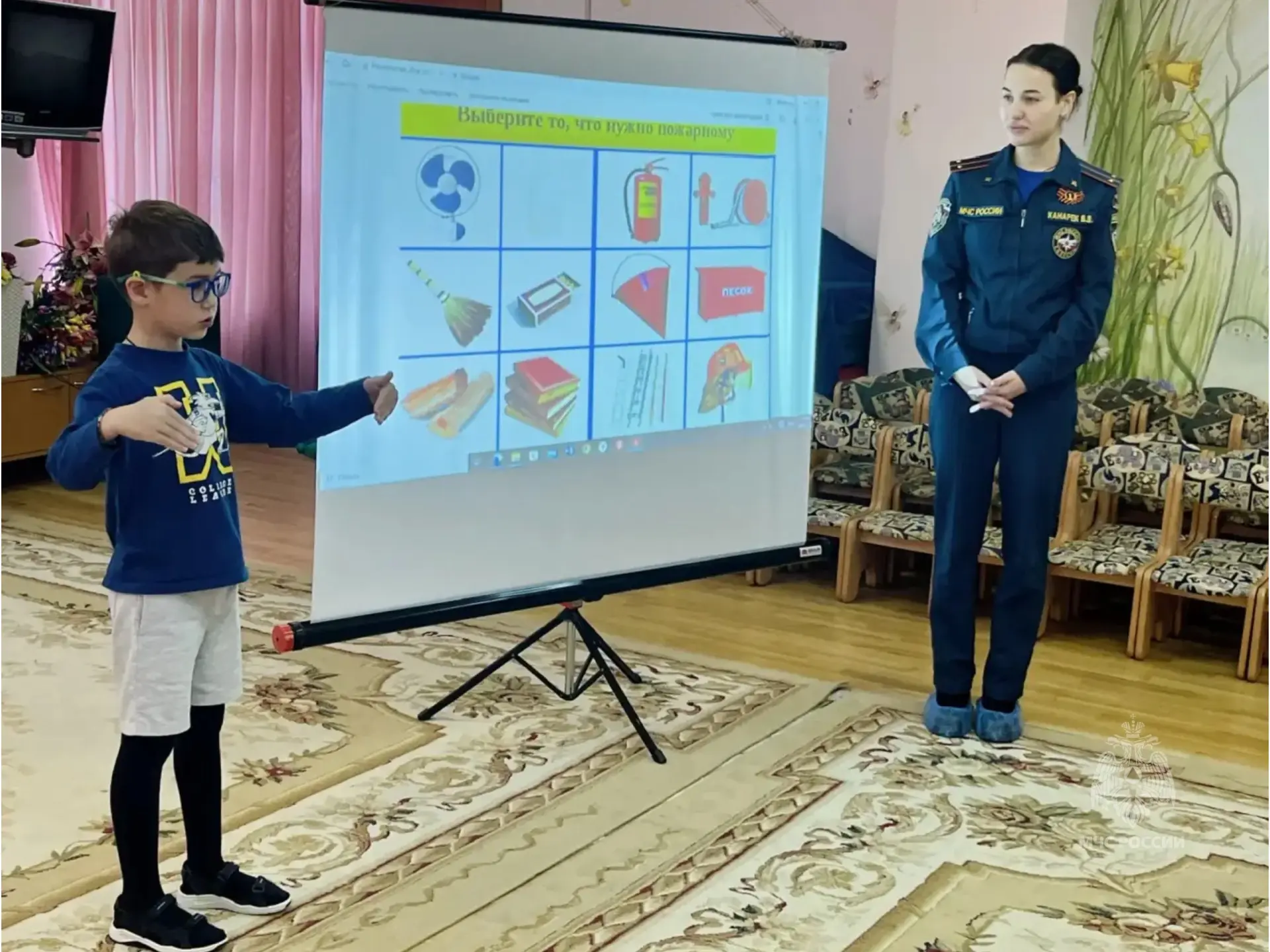 🟠В Центральном округе столицы прошли открытые уроки культуры безопасности  Сотрудники 3 и 4 ТОНПР по