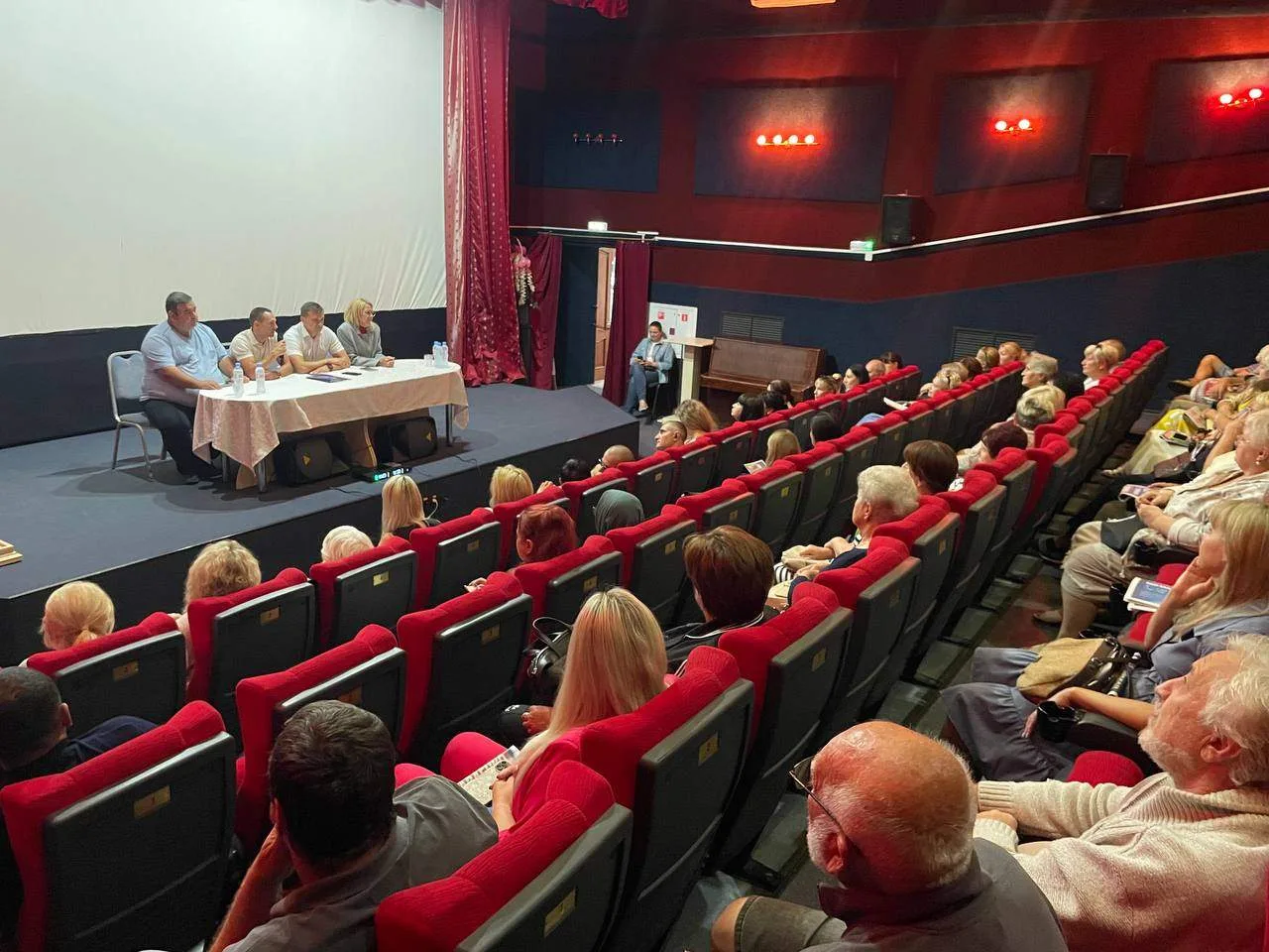 Вместе с председателем Ялтинского городского совета Константином Шимановским, руководит...